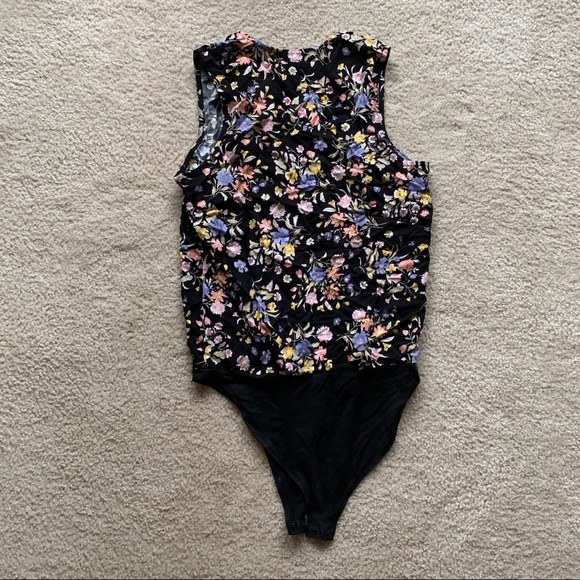 Sleeveless Wrap Bodysuit - Picture 6 of 7